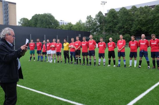 Torgeir Rebolledo Pedersen stod for nasjonalsangene.